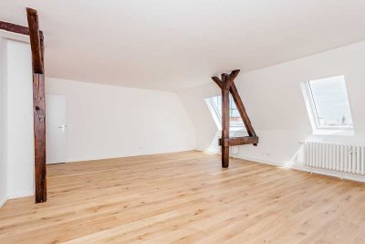 Wohnen über den Dächern der Stadt - 2-Zimmer-Dachgeschosswohnung *bezugsfrei und saniert*