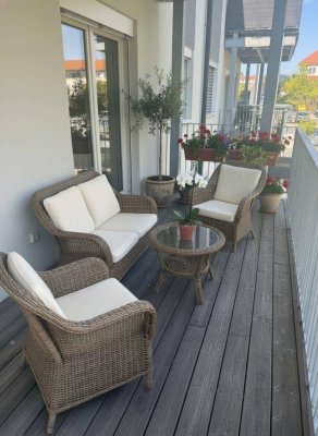 Traumhafte neuwertige 2-Zimmer-Wohnung mit großem Balkon in erstklassiger Lage!