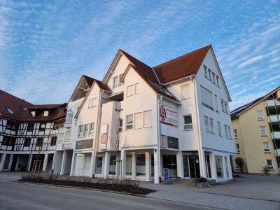 hochwertig renovierte Wohnung mit Küche