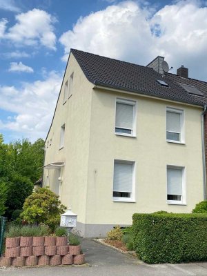 "PROVISIONSFREI" Gepflegte teils modernisierte Doppelhaushälfte in MG-Lürrip zu verkaufen