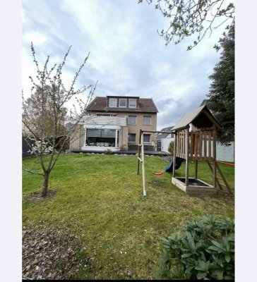 Sehr gepflegtes 3-Familienhaus als Kapitalanlage geeignet! (Teilungserklärung vorhanden)