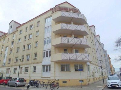 Ab Mitte März 2026: Geräumige 2-Zimmer-Maisonettewohnung mit Dachterrasse und Einbauküche