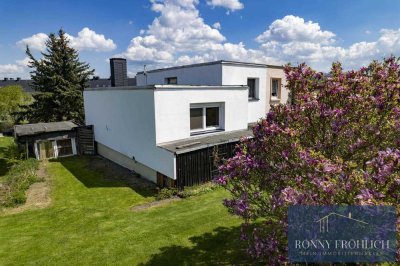 Einfamilienhaus in Venusberg: 5 Räume, großer Garten, neue Einfahrt, Kamin, Garage + Carport, Küche