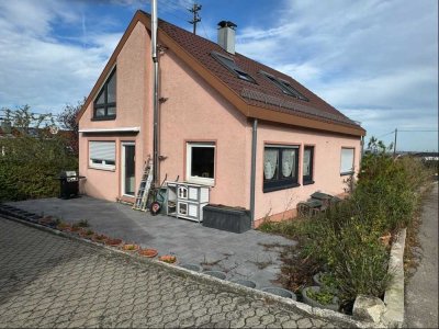 Teilsaniertes Einfamilienhaus sucht Familie