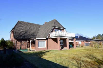 Zwei Generationen - Haus mit traumhaften Grundstück