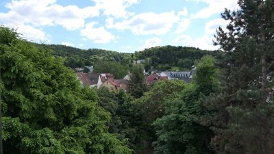 ### ZENTRALE LAGE: LEER STEHENDE 3 ZI.-EIGENTUMSWOHNUNG MIT SONNENBALKON und GRANDIOSER AUSSICHT ###