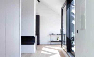 [Von Privat] Möbliertes Designerpenthouse in begehrter Nordendlage