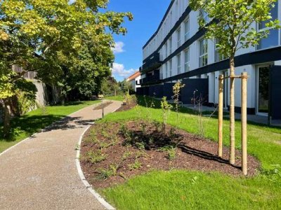 Erstbezug barrierefreie möbelierte EG-Wohnung mit Terrasse und TG-Stellplatz in Augsburg-Kriegshaber