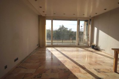 Lichtdurchflutete 2 Zimmerwohnung mit tollen Ausblick wartet auf neue Bewohner