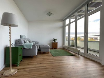 Hochwertig möblierte, großzügige 2-Raum-Atelierwohnung mit Klimaanlage