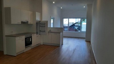 Scöne 2 Zimmerwohnung mit großer Loggia