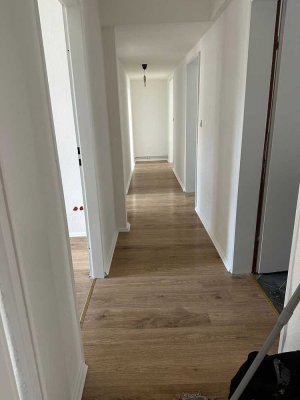 Modernisierte 4-Zimmer-Wohnung mit ca. 97 m² in Wuppertal-Barmen