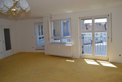 Freie 3-Zimmer - Wohnung mit 2 Bäder und Balkon