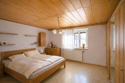 Renovierungsbedürftiges Einfamilienhaus mit viel Platz in ruhiger Lage