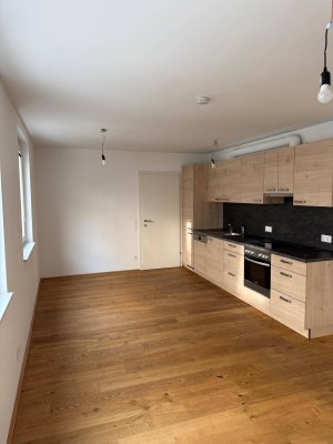 Moderne 2-Zimmer-Neubau-Wohnung mit Lift &amp; begehbarem Kleiderschrank