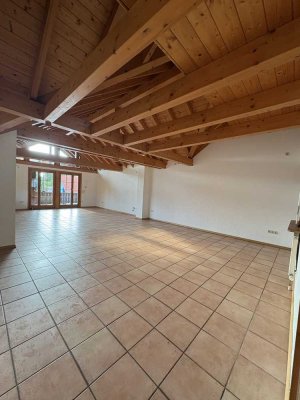 Traumhafte Wohnung in Offenburg mit Balkon, Galerie, Kachelofen und großem Garten