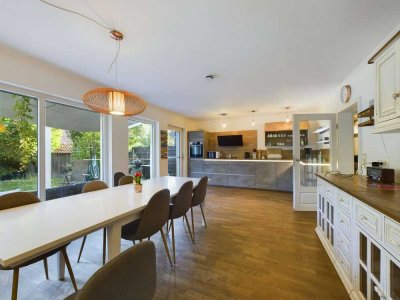 Licht. Raum. Leben. Reihenmittelhaus mit Garten in Altwarmbüchen