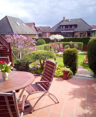 Modernes Stadthaus mit eigenem Garten und Garage in Ffo.-Rosengarten!