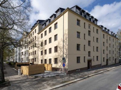Hochwertig sanierte 4-Zimmerwohnung mit Balkon, Fußbodenheizung und Parkettboden!