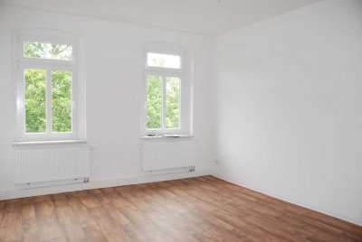 Großzügige 3-Raum-Altbauwohnung mit Einbauküche