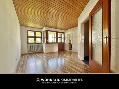 ** Helle 2-Zi.-Hochparterre-Wohnung mit Balkon und EBK**