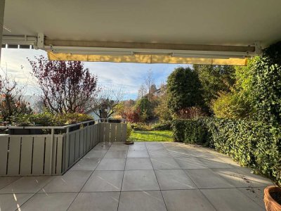 Ein Zuhause zum Abschalten: Große Terrasse mit Weitblick und hellen Räumen