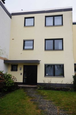 Großzügiges Reihenmittelhaus mit 6 Zimmern in Wiesbaden-Klarenthal