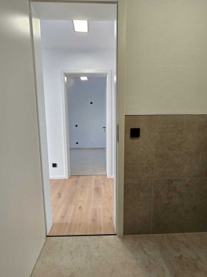 frisch sanierte DACHTERRASSEN-Wohnung 1,5 Zimmer in Neutraubling bei Regensburg