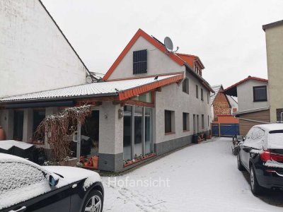 Ihr neues Zuhause in Rödermark: Kompl. saniertes 2 Fam.-Haus mit Nebengebäude und großem Grundstück