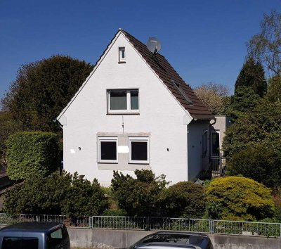 Bezugsfertig - umfangreich modernisiertes EFH im beliebten Solingen-Wald