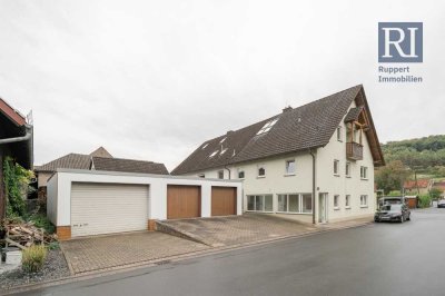 2 Häuser  - 1 Chance 
Zusammenhängende Doppelhaushälfte und Zweiparteienhaus