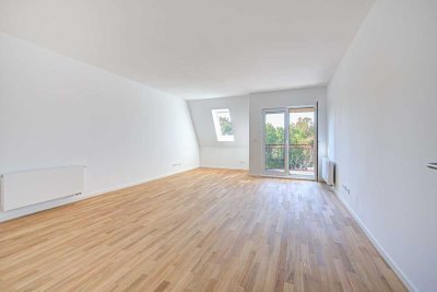 Mariendorf: Sonnige 2-Zimmer-Wohnung mit Balkon *ERSTBEZUG NACH SANIERUNG*