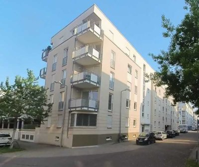 Moderne 4-Zimmer-Wohnung mit Balkon TG-Stellplatz in Karlsruhe