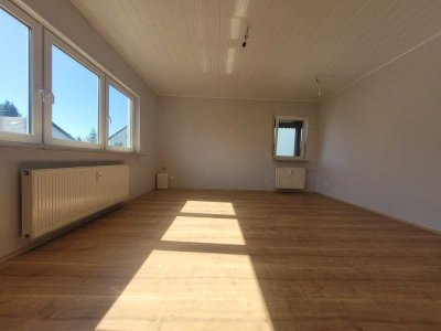 Frisch renovierte, helle und ruhige 2-Zimmer Wohnung in bester Lage von Raunheim