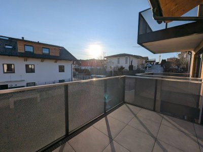 MEHR RAUM ZUM LEBEN: Großzügige 2-Zimmer-Erstbezugs-Wohnung mit Balkon im Ortzentrum von Hallwang!