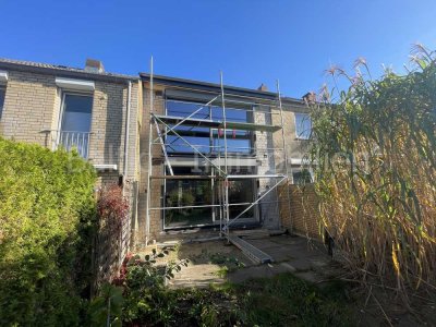 Großes Reihenmittelhaus in Neustadt, teilweise bereits hochwertig saniert !