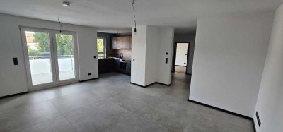 Neubau Zweitbezug: Luxuriöse 2-Zimmer-Wohnung mit EBK und Mehr