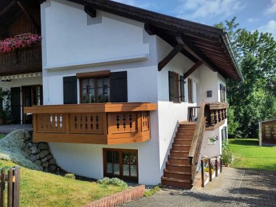 Attraktive sonnige 2-Zimmer-Hochparterre-Wohnung mit Balkon in Bad Kohlgrub
