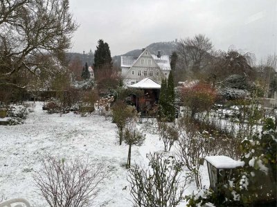 Großzügige Erdgeschosswohnung für Gartenliebhaber mit Blick auf den Drachenfels