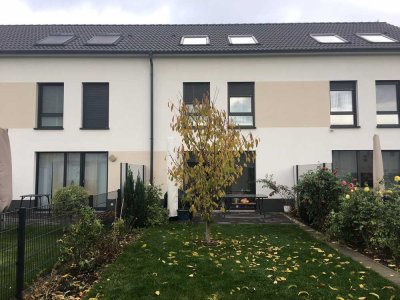 Reihenhaus mit bis zu 4,5 Zimmer inkl. Stellplatz, EBK und Garten