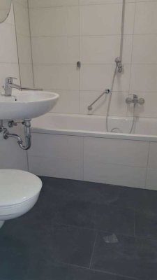 geräumige, renovierte 3-Zi-Whg. in ruhiger Lage mit Balkon