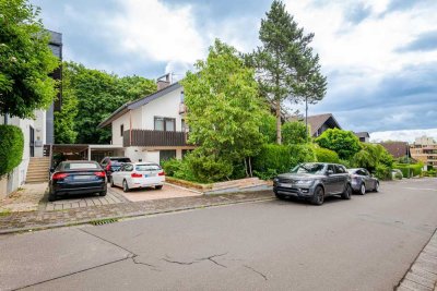Geräumige, gepflegte 7-Raum-Doppelhaushälfte mit geh. Innenausstattung