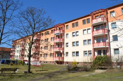 Preisgünstige  3-Raum-Wohnung - mit Balkon - 3 Monate kaltmietfrei