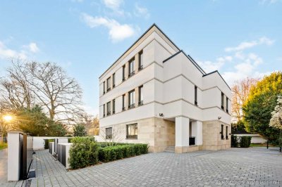 Neubau-Doppelhaushälfte mit zwei Einheiten im Diplomatenviertel