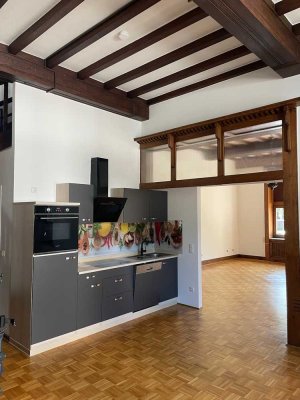 Attraktive und vollst. renovierte 3-Zimmer-Maisonette-Wohnung mit geh. Innenausstattung in Aachen