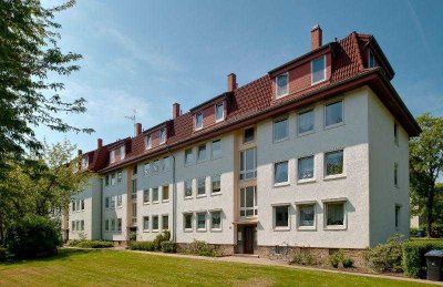 Schöne, kleine 4-Zimmer-Wohnung mit Balkon!