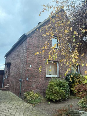 Attraktive Doppelhaushälfte in ruhiger und guter Lage von Neersen zu verkaufen