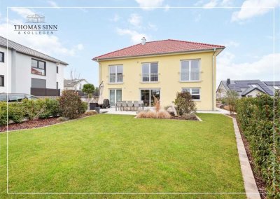 MODERNES EINFAMILIENHAUS MIT GROßEM GARTEN UND ENERGIEEFFIZIENZ A+