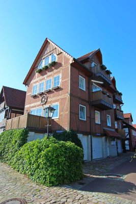 Helle 2-Zimmer-Wohnung (57 m²) im Fachwerkhaus auf der Stadtinsel – mit Elbblick und zwei Balkonen