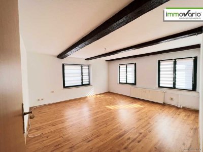 Gemütliche 2 Zimmer Wohnung mit großem Balkon in Kroppenstedt am Markt.